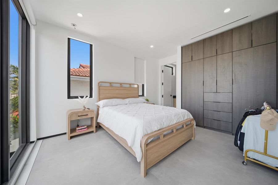152