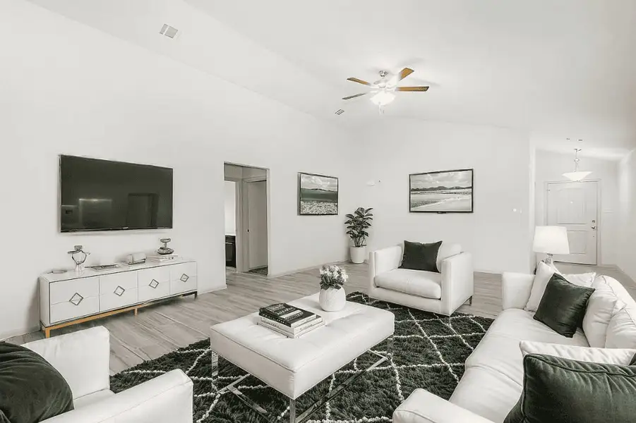 Furnished interior view inside a new home in Glendale Lakes, Rosharon (Image 3).