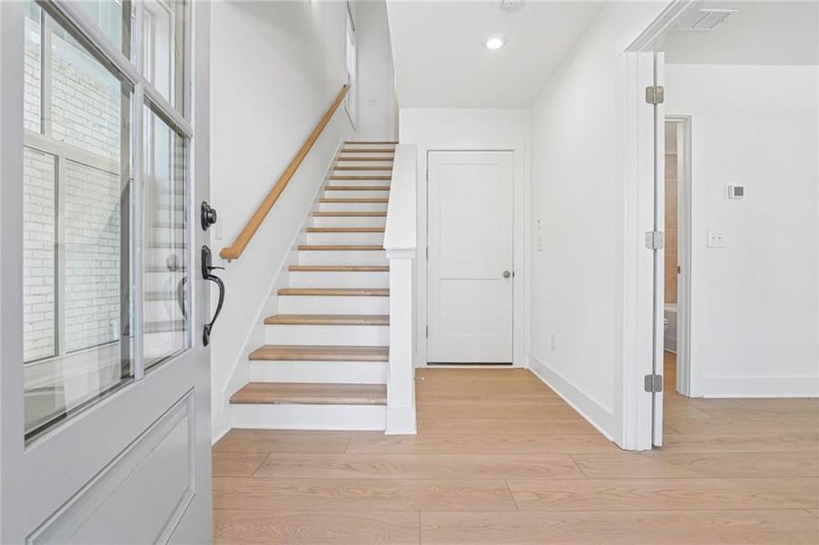 Spacious, unfurnished interior of a new home in , Alpharetta (Image 22).