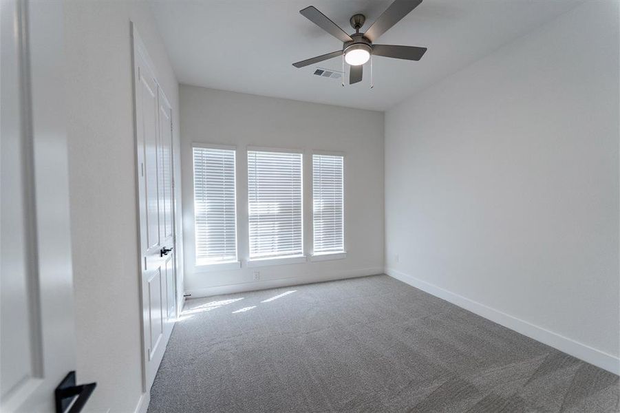 Spacious, unfurnished interior of a new home in Sonoma Verde, Rockwall (Image 20).