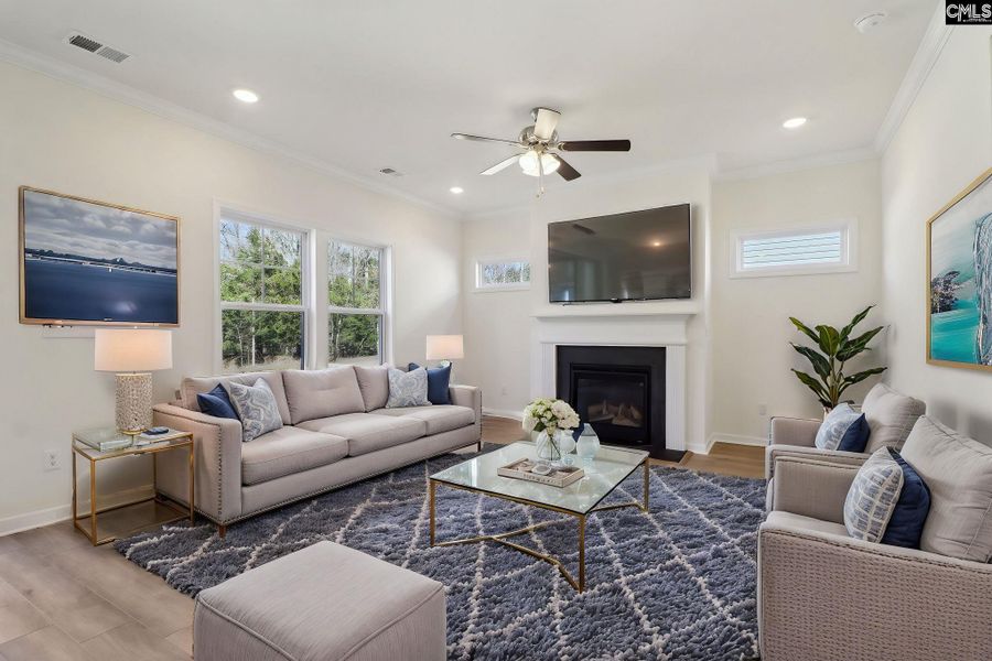 Image 11 of a home in Rolling Hills.