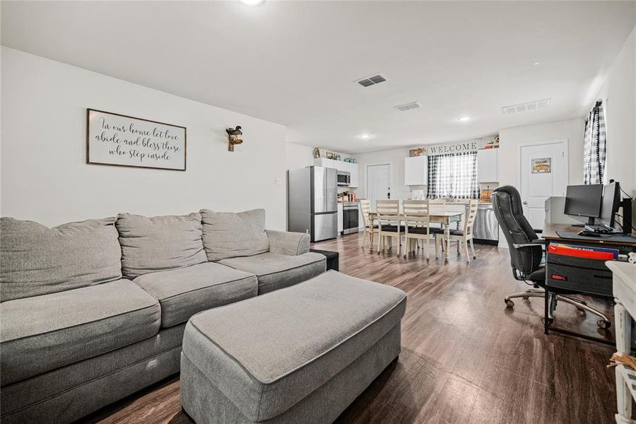 Furnished interior view inside a new home in , Mabank (Image 13).