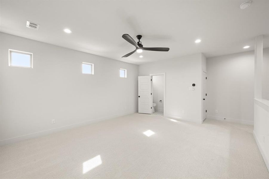 1849 Sutherland Crescent- Gameroom-1