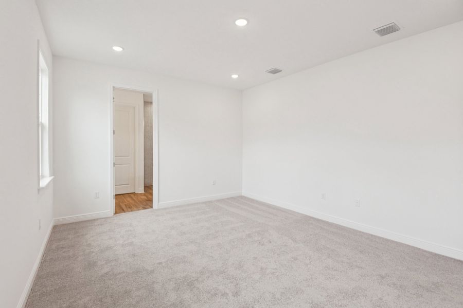 Representative unfurnished interior of a home built from the Naples by Maronda Homes in Coastal Communities, Edgewater (Image 29).