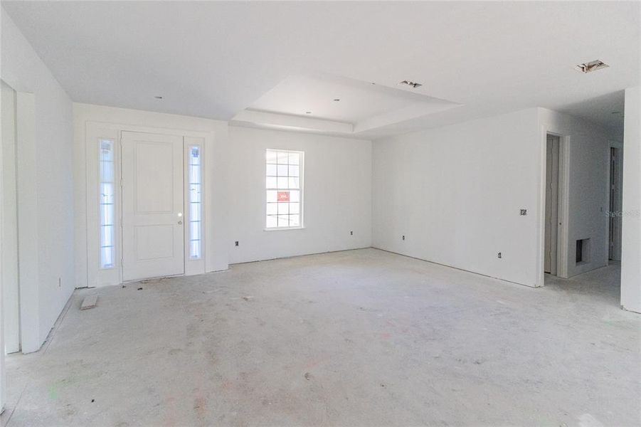 Spacious, unfurnished interior of a new home in , Port Charlotte (Image 19).