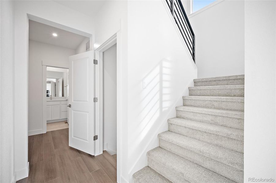Spacious, unfurnished interior of a new home in Jackson Creek, Monument (Image 27).