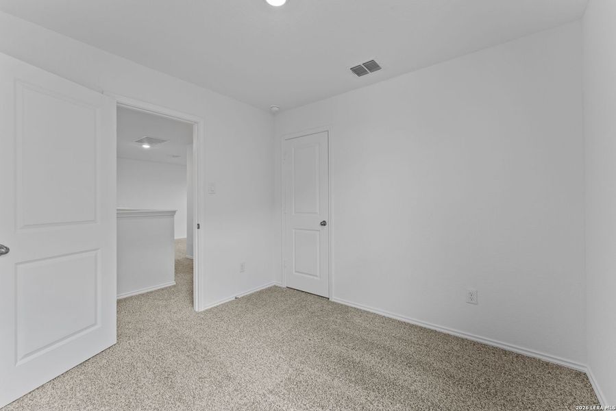 Spacious, unfurnished interior of a new home in Avenida, Converse (Image 12).