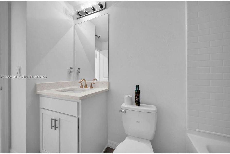 Image 15 of a home in .