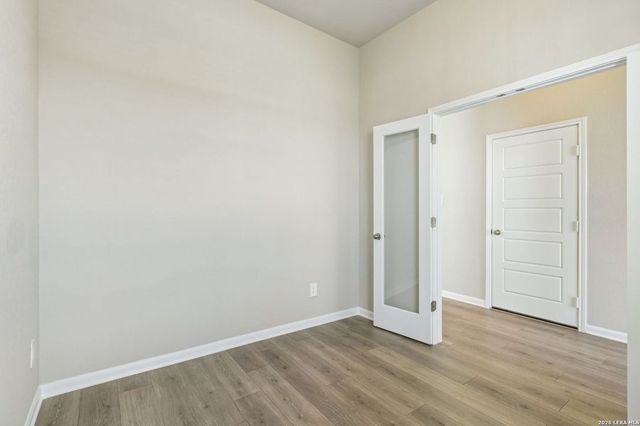 Spacious, unfurnished interior of a new home in Thomas Pond, San Antonio (Image 41). Spacious, unfurnished interior of a new home in Thomas Pond, San Antonio (Image 41).