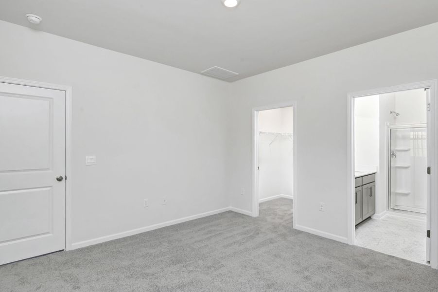 Spacious, unfurnished interior of a new home in Mulberry Landing, Orangeburg (Image 21).