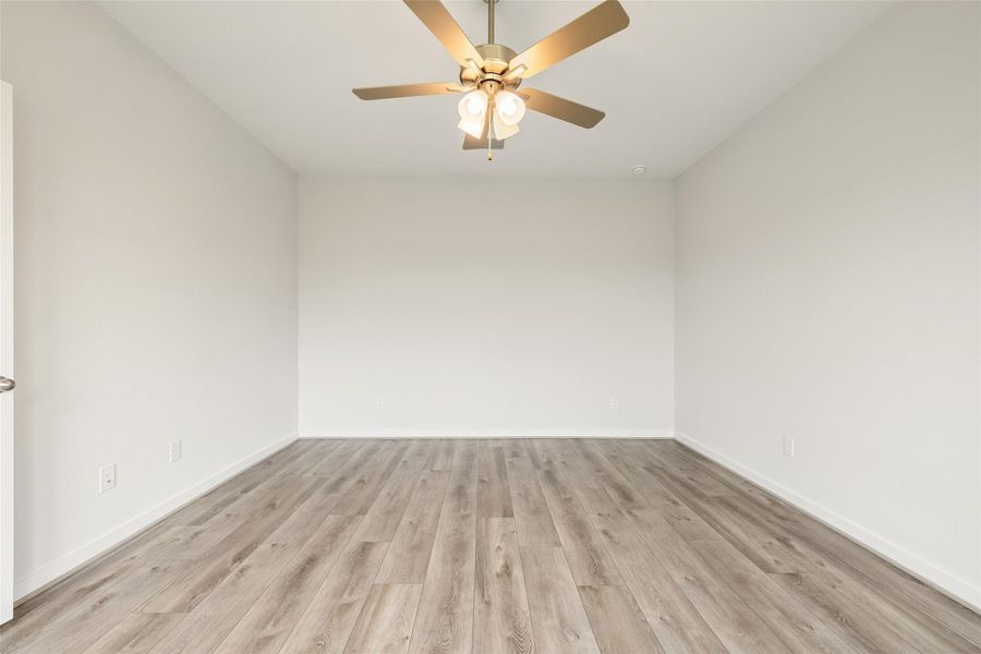 Spacious, unfurnished interior of a new home in River Ranch, Dayton (Image 28).