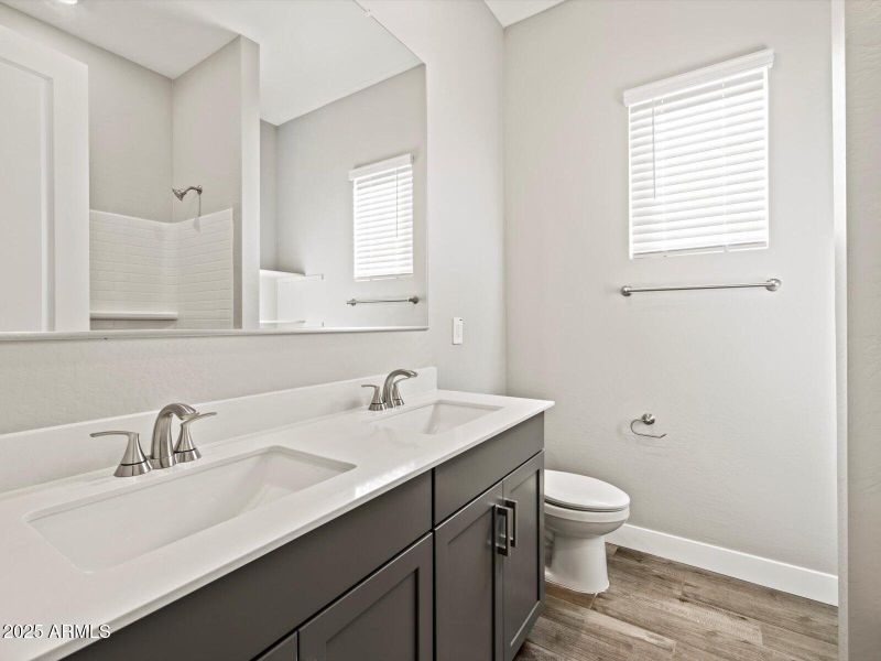 Bath 2 Double Sinks! Bath 2 Double Sinks!