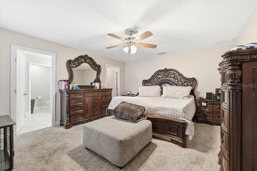 Furnished interior view inside a new home in , Auburndale (Image 39).