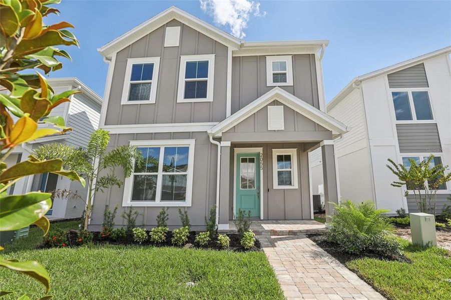 Exterior details and patio area of a home in Trinity Place, St. Cloud (Image 21).