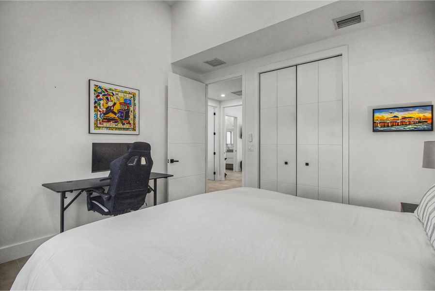 accutour_2634 se 14th st-036