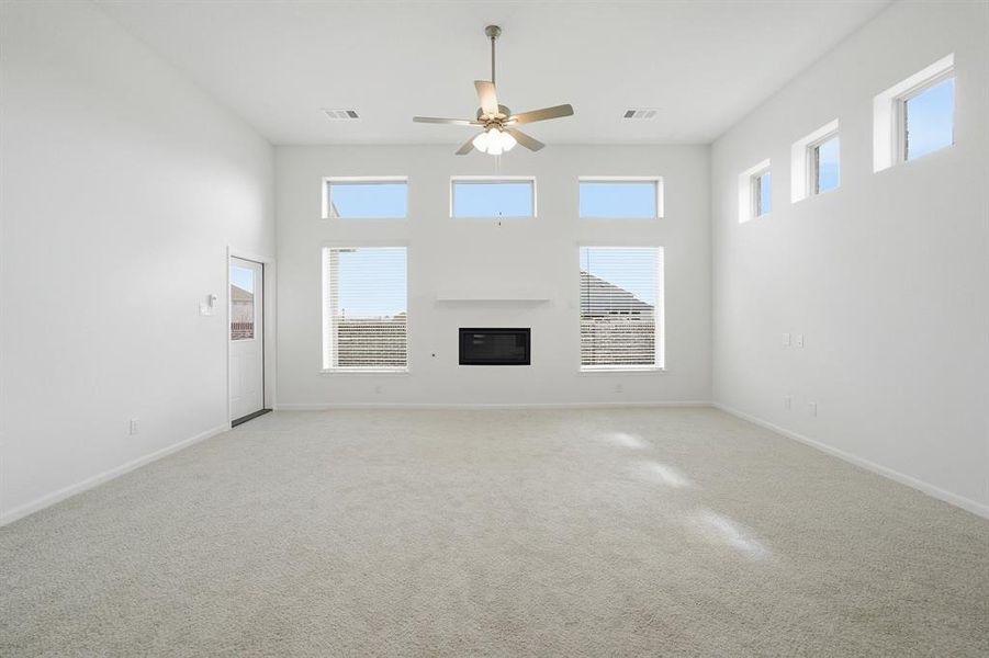 Spacious, unfurnished interior of a new home in Westridge, Princeton (Image 28).