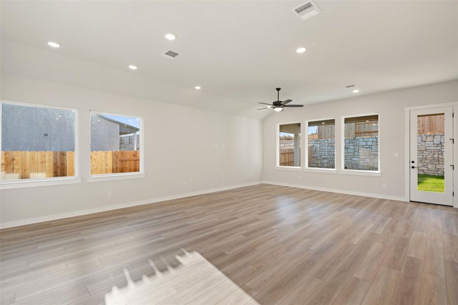 Spacious, unfurnished interior of a new home in Lariat, Liberty Hill (Image 21).