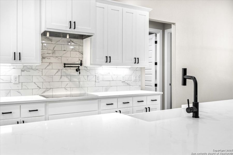 Furnished interior view inside a new home in , La Vernia (Image 12).