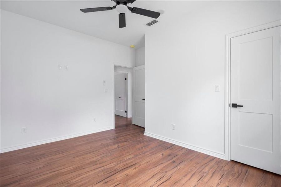 Spacious, unfurnished interior of a new home in , Tyler (Image 12).