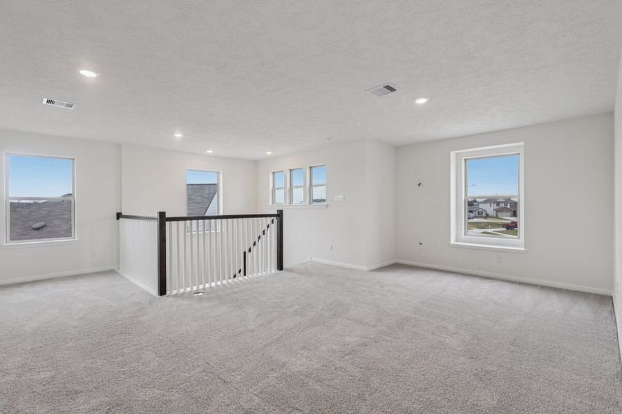 Spacious, unfurnished interior of a new home in Sunset Grove South, Hitchcock (Image 7).