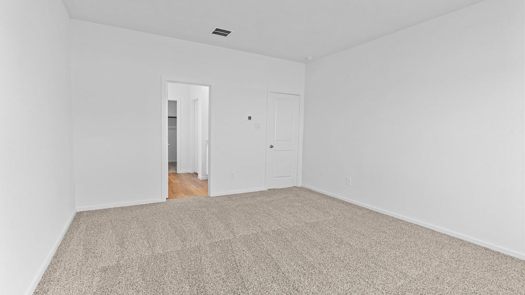 Spacious, unfurnished interior of a new home in Tamarron, Fulshear (Image 24).