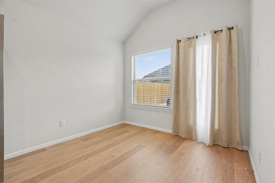 Spacious, unfurnished interior of a new home in Stratton Place, Greenville (Image 14).