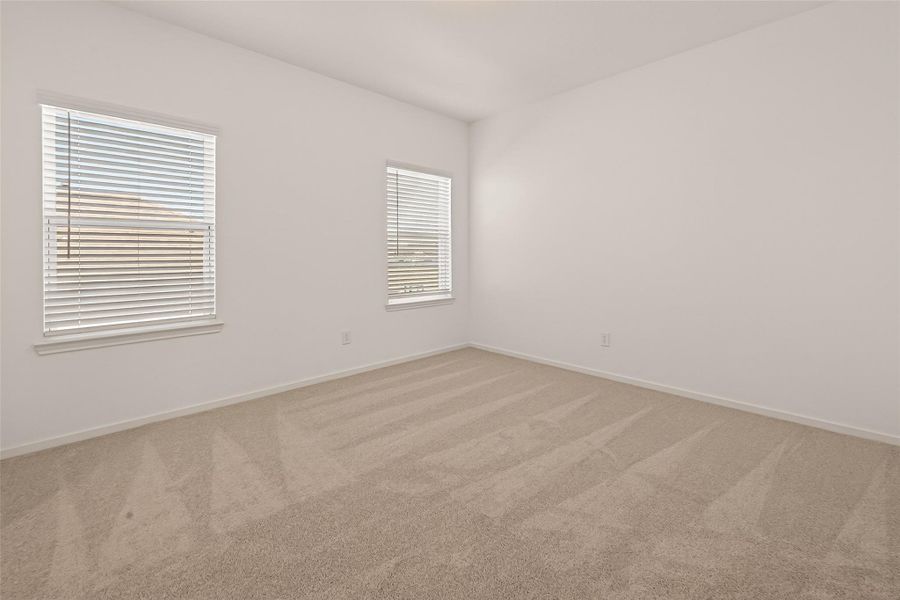 Spacious, unfurnished interior of a new home in Lago Mar, Texas City (Image 31).