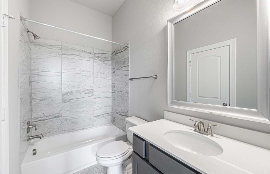 Representative furnished interior of a home built from the 4195 by Ravenna Homes in Artavia 70′, Conroe (Image 17). Representative furnished interior of a home built from the 4195 by Ravenna Homes in Artavia 70′, Conroe (Image 17).