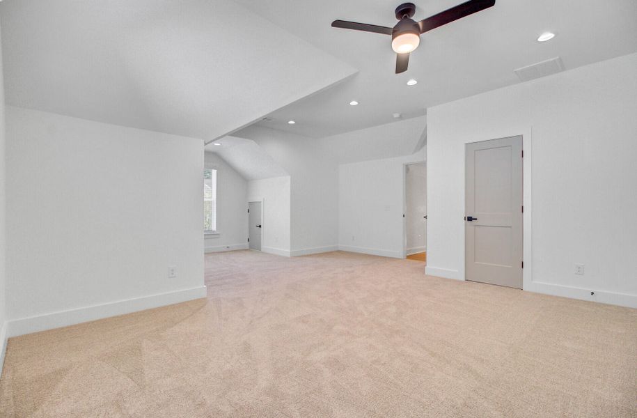 Spacious, unfurnished interior of a new home in , Summerville (Image 43).