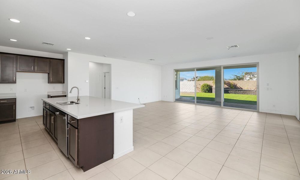 11208 S 52nd Ln-large-006-017-11208 S 52