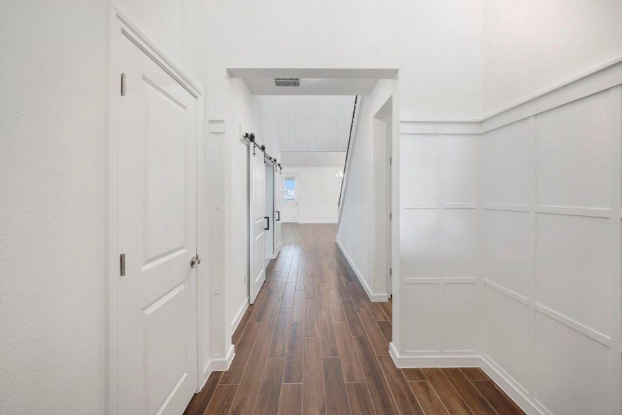 Inviting foyer (*Photo not of actual home and used for illustration purposes only.)