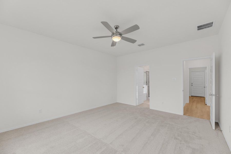 Spacious, unfurnished interior of a new home in Salerno - Classic Collection, Round Rock (Image 21).