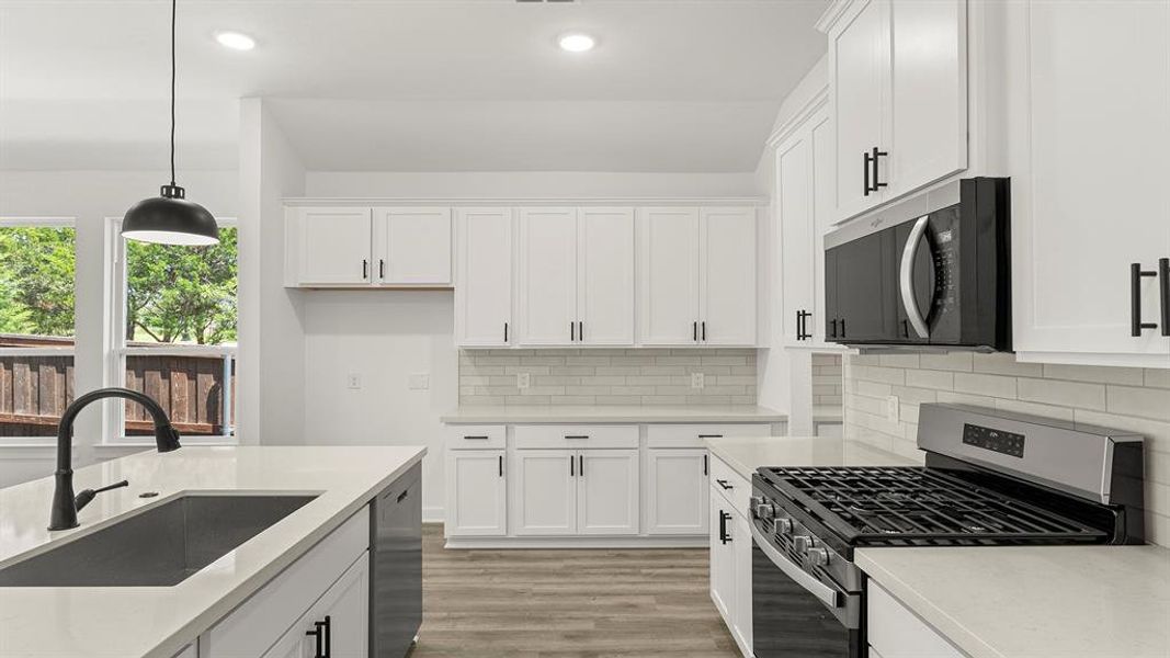 07. 2104 Sunny Mede - Kitchen (3)