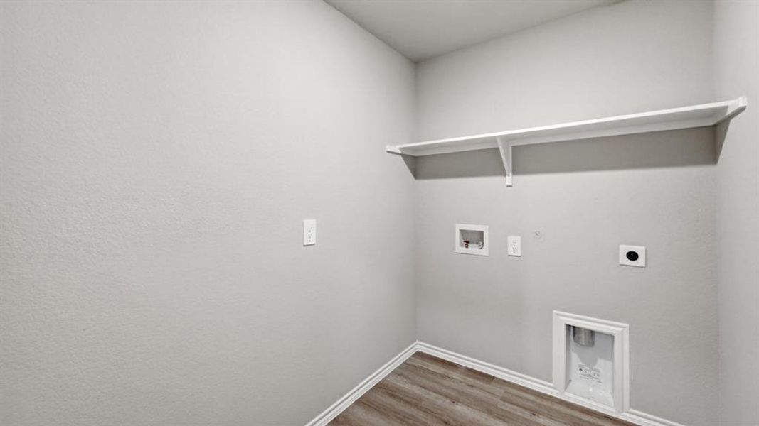 Spacious, unfurnished interior of a new home in Rock Creek West, Fort Worth (Image 16).