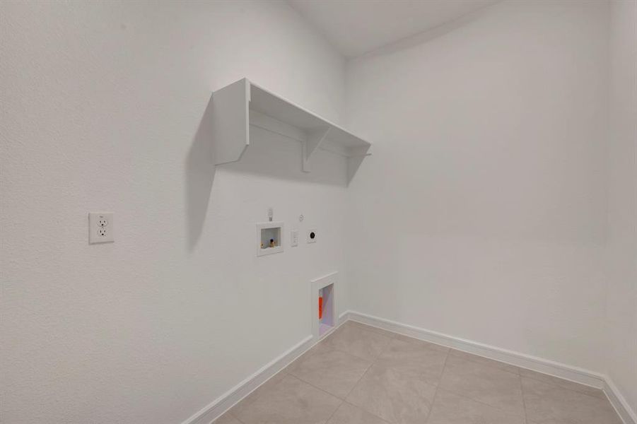 Spacious, unfurnished interior of a new home in Rolling Ridge, Van Alstyne (Image 20). Spacious, unfurnished interior of a new home in Rolling Ridge, Van Alstyne (Image 20).