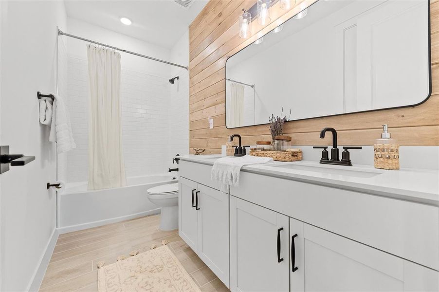 Full Bath Full Bath