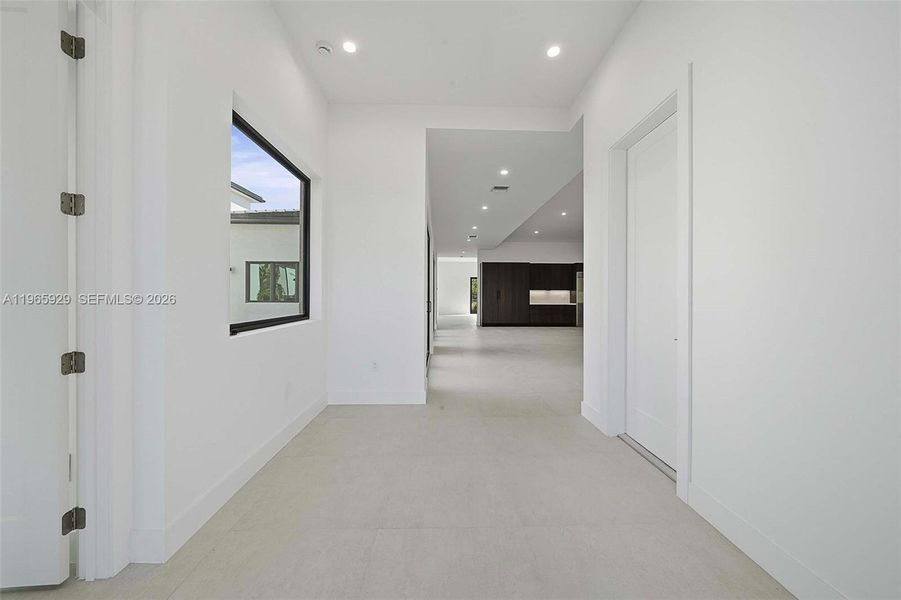 Spacious, unfurnished interior of a new home in , Hollywood (Image 75).