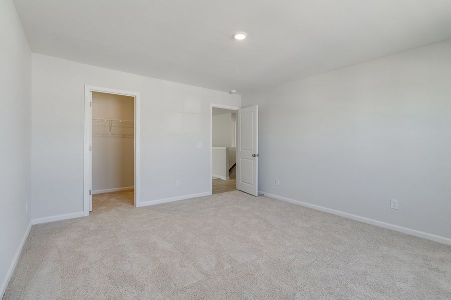 Spacious, unfurnished interior of a new home in Ellington, Elgin (Image 31).
