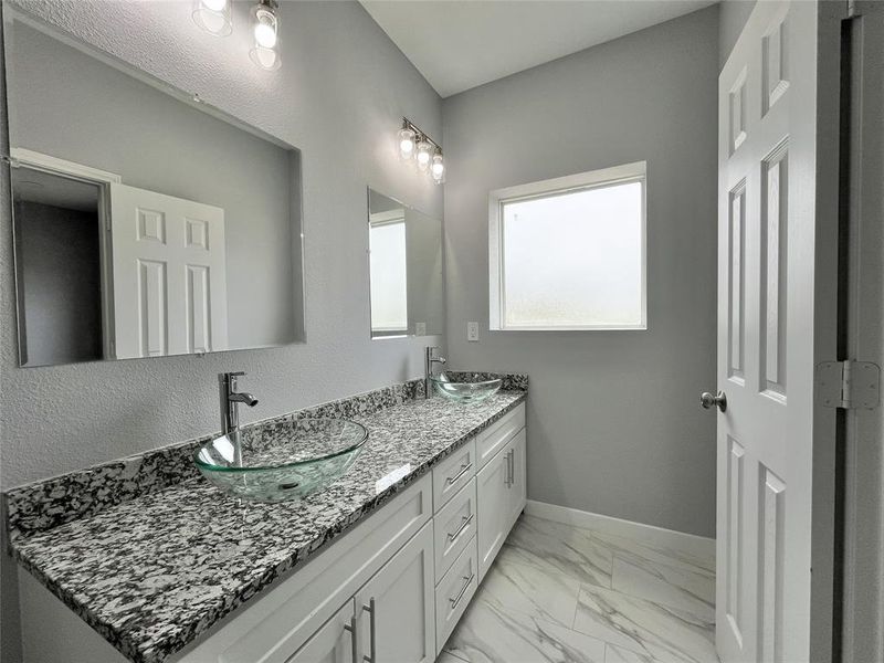 Furnished interior view inside a new home in , Mineral Wells (Image 6).
