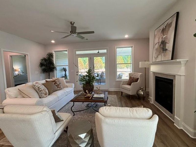 Furnished interior view inside a new home in Echols Farm, Hiram (Image 9).