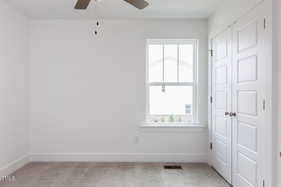 VNF-Lot 47-Aurora (27) VNF-Lot 47-Aurora (27)