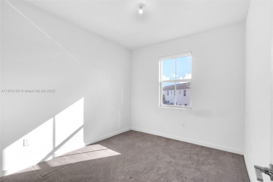 Spacious, unfurnished interior of a new home in , Miami (Image 21).