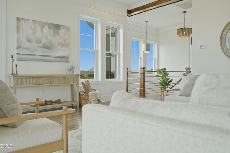 6CapeLn_Staged_14Living