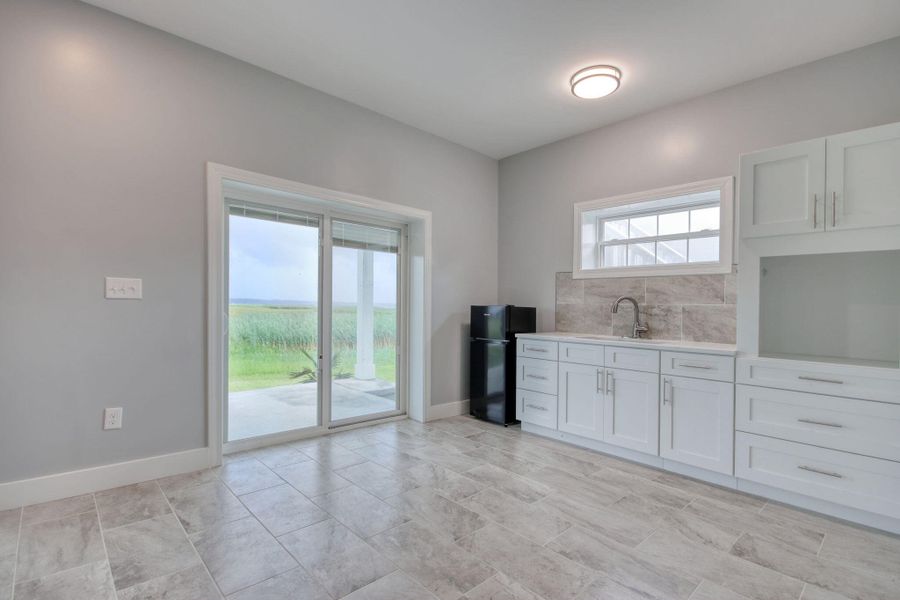 Spacious, unfurnished interior of a new home in , Georgetown (Image 24).