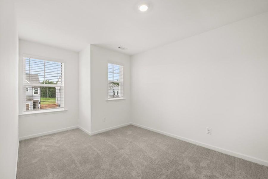 Spacious, unfurnished interior of a new home in Timber Ridge: Timber Ridge 42', Douglasville (Image 26).