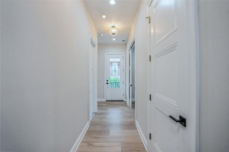 Spacious, unfurnished interior of a new home in , Ocala (Image 20).