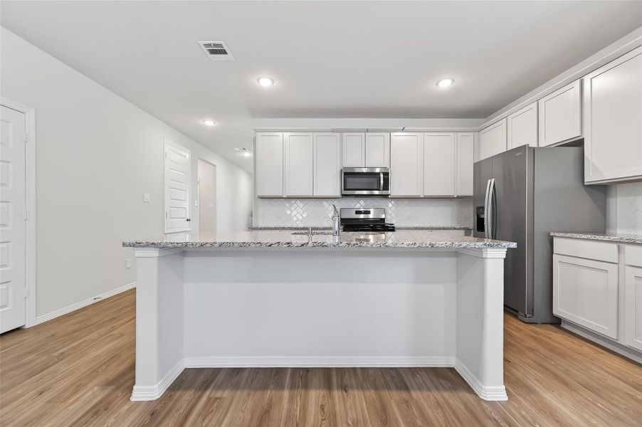 Furnished interior view inside a new home in , Tomball (Image 41).