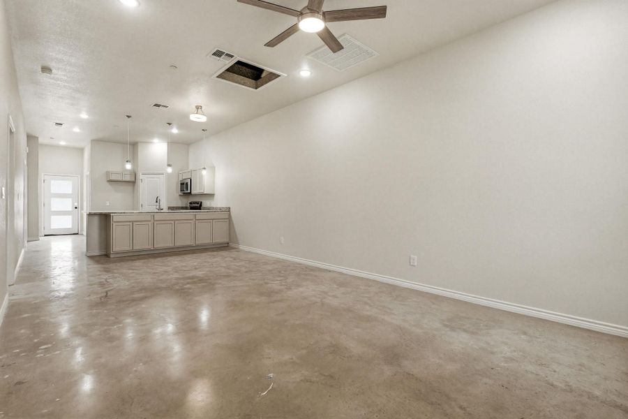 Spacious, unfurnished interior of a new home in , Copperas Cove (Image 13).