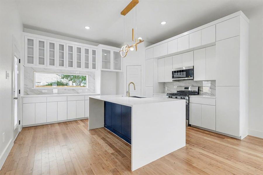 Furnished interior view inside a new home in , Dallas (Image 8). Furnished interior view inside a new home in , Dallas (Image 8).