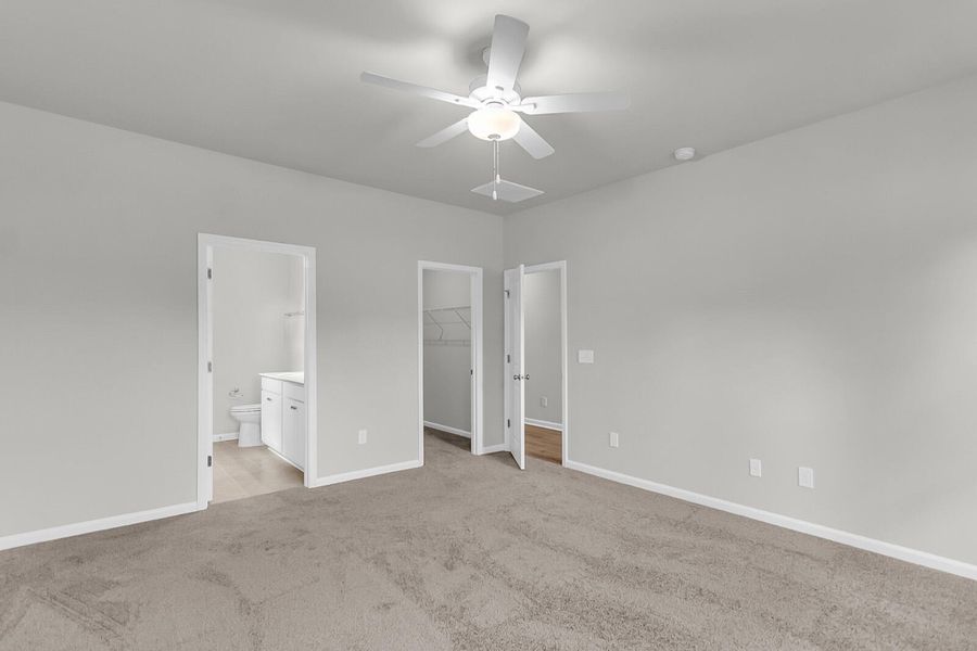 Spacious, unfurnished interior of a new home in Fairway Woods at Wyboo, Manning (Image 28).